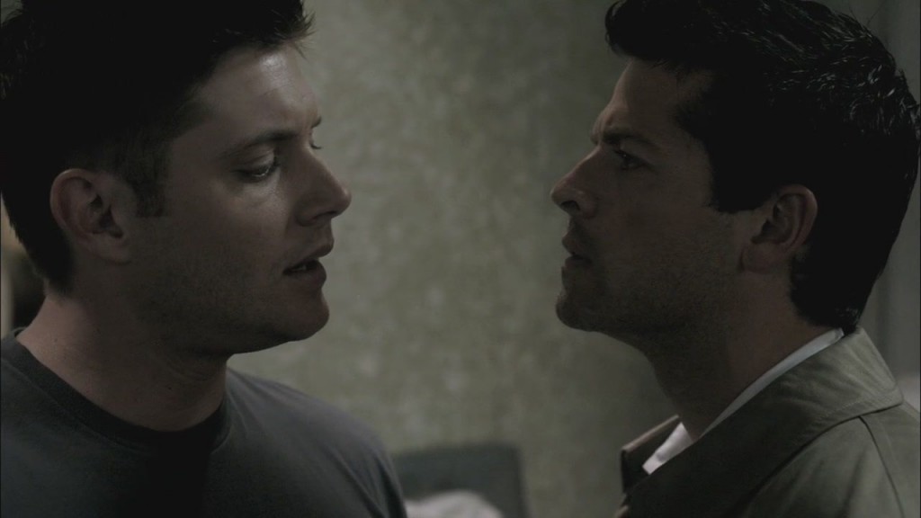 Winchester e Castiel em Supernatural