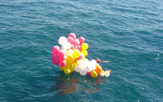 balões ao mar