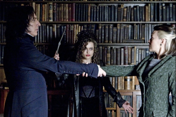 Belatrix faz o voto perpétuo entre Sirius e Narcisa em Harry Potter