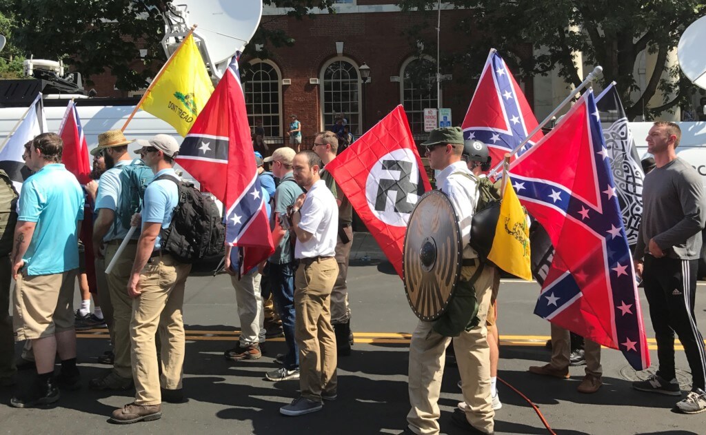 grupo neonazista em Charlottesville em 2017