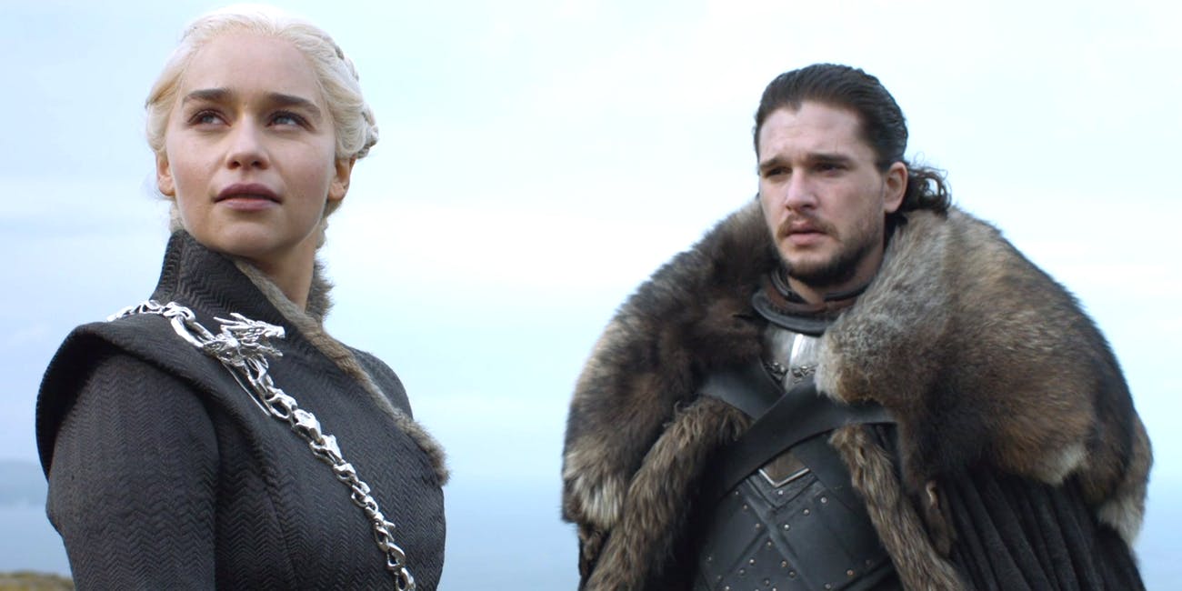 Daeneys e Jon olham o horizonte em Game of Thrones