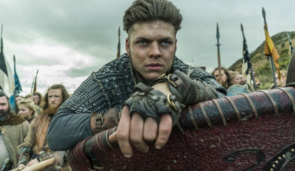 Ivar na carruagem de batalha em Vikings